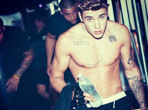 Жастин Биберийн ээлжит тэнэглэл